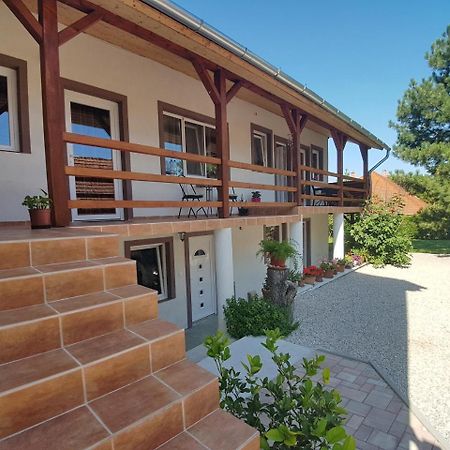 Villa Nora Heviz Bagian luar foto