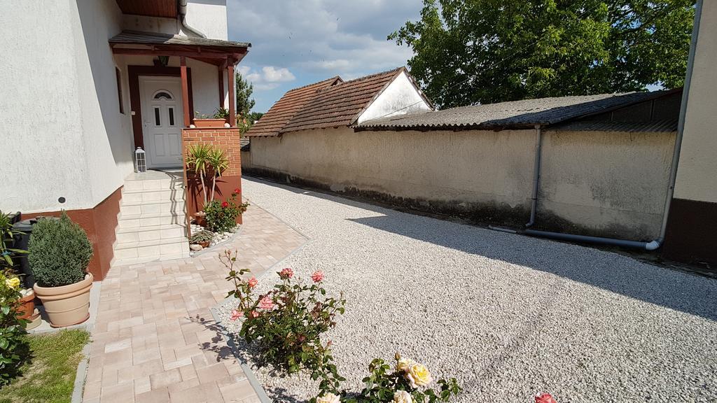 Villa Nora Heviz Bagian luar foto