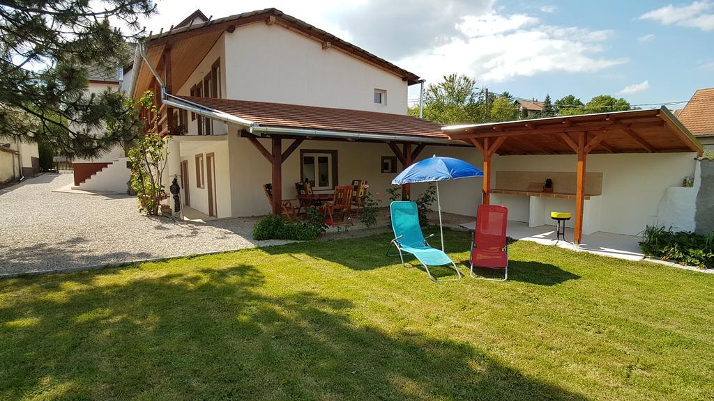 Villa Nora Heviz Bagian luar foto